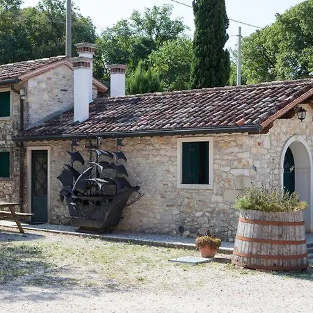 Monte Degli Aromi Farma Villaga